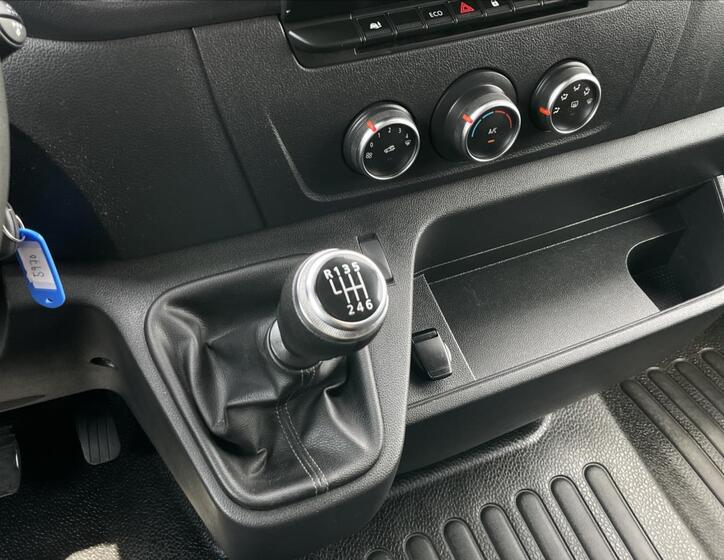 Renault Master 12