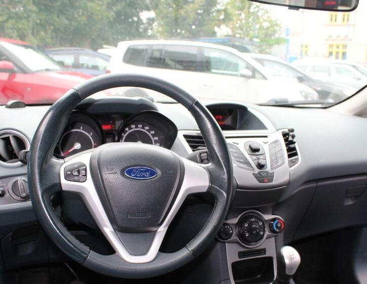 Ford Fiesta 16