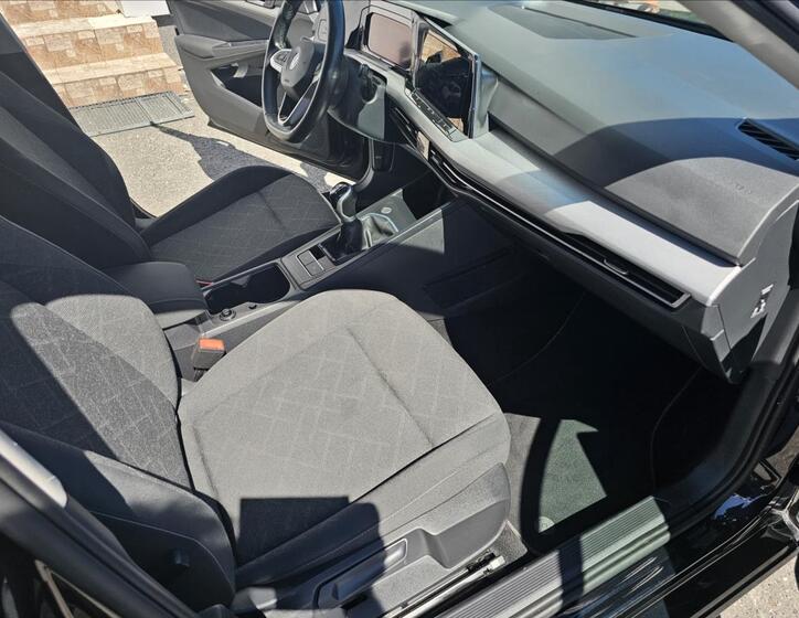 Volkswagen Golf 37