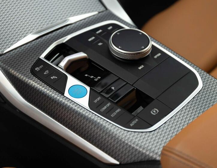 BMW i4 15