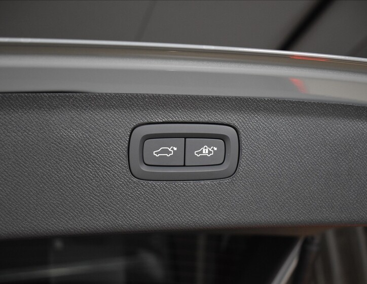 Volvo XC90 25