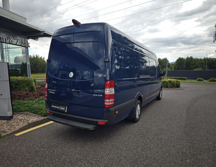 Mercedes-Benz Sprinter 4