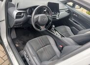 Toyota C-HR 11