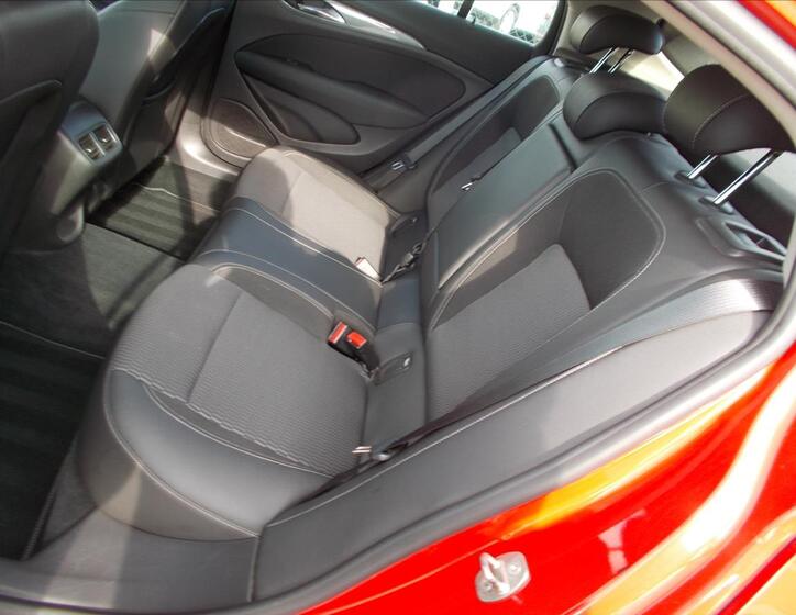Opel Insignia 15