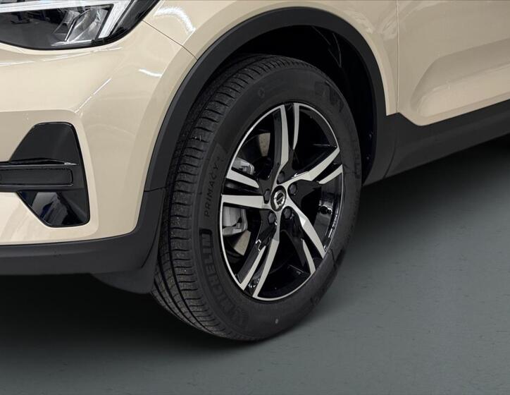Volvo XC40 6