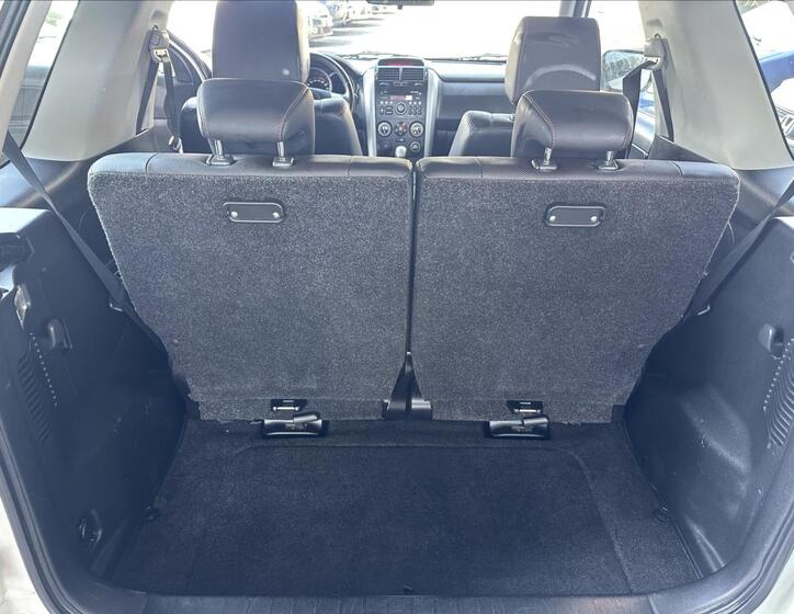 Suzuki Grand Vitara 5