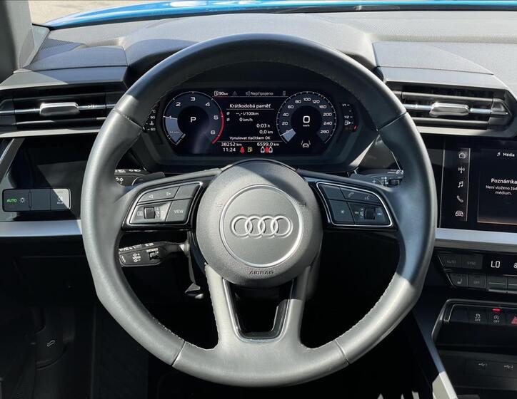 Audi A3 8
