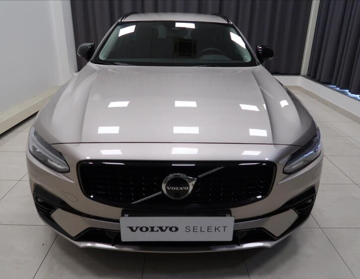 Volvo V90 2
