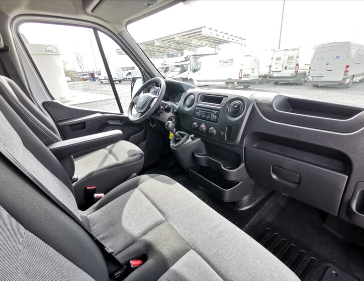 Renault Master 8