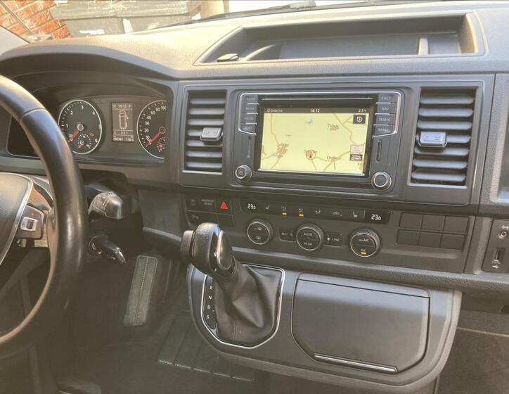 Volkswagen Multivan 13