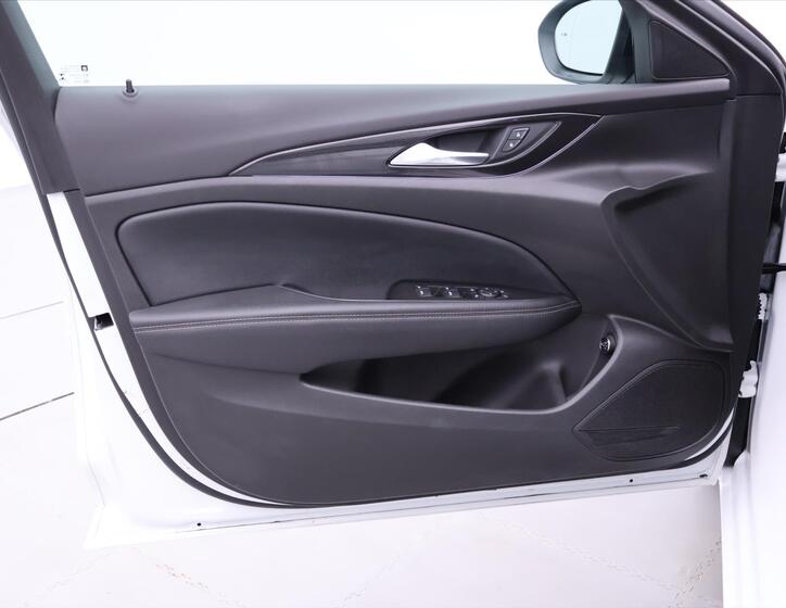 Opel Insignia 12
