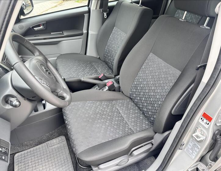 Suzuki SX4 13
