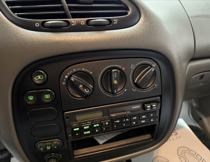 Ford Galaxy 13