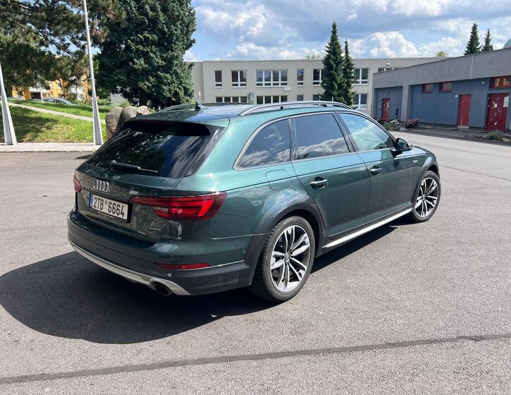 Audi A4 Allroad 8
