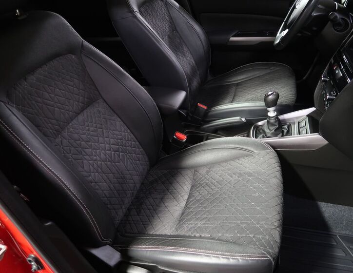 Suzuki Vitara 13