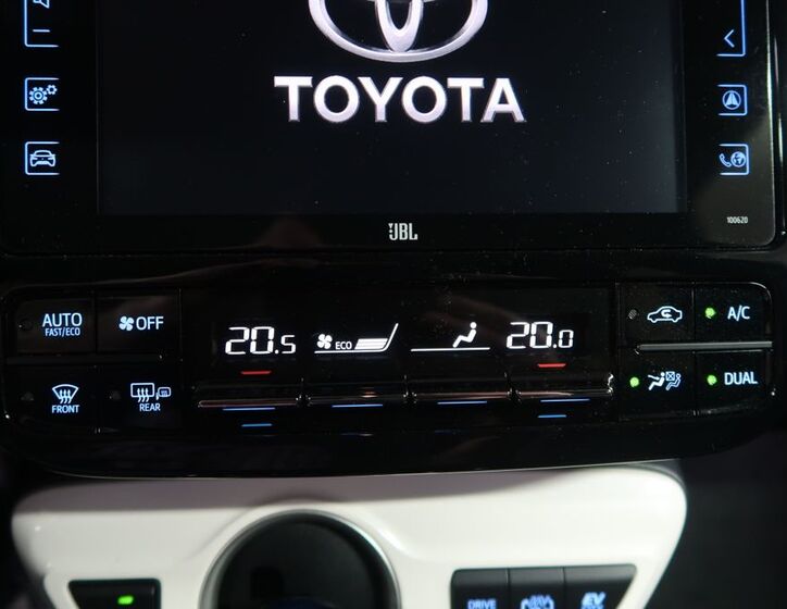 Toyota Prius 22