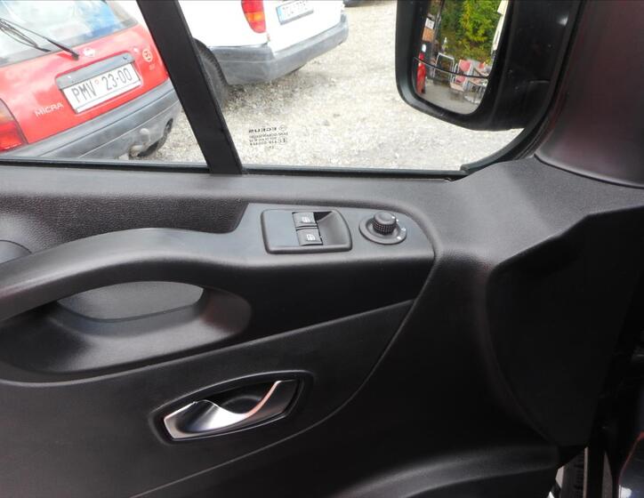 Renault Trafic 17