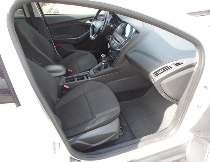 Ford Focus 11
