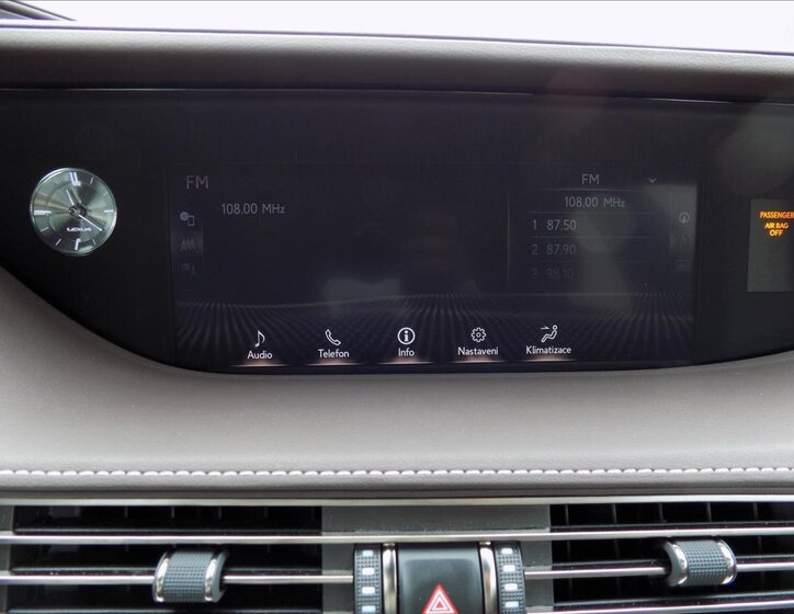 Lexus LS 500 39