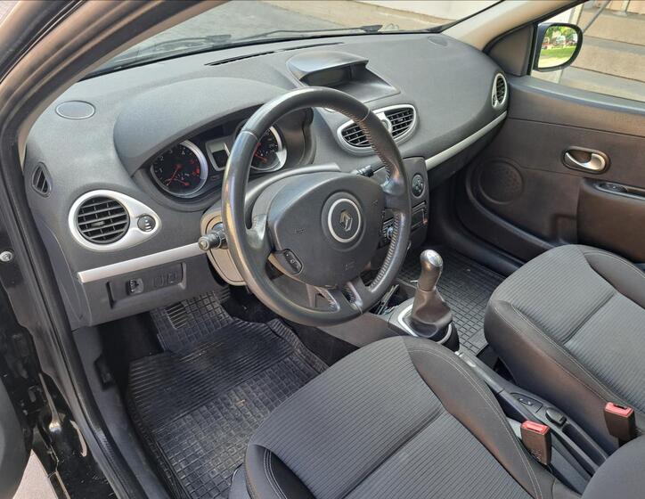 Renault Clio 18