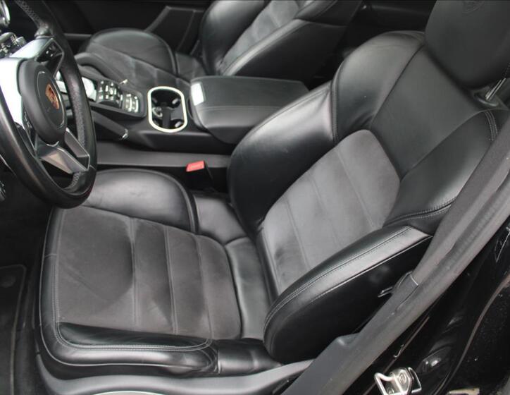 Porsche Cayenne 23