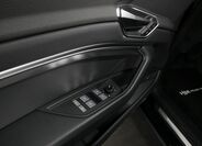 Audi e-tron 16