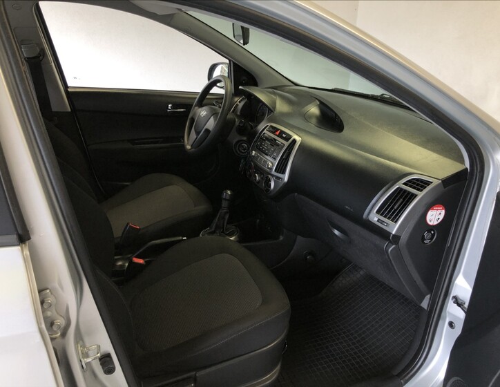 Hyundai i20 12