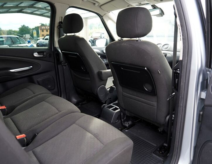 Ford Galaxy 28