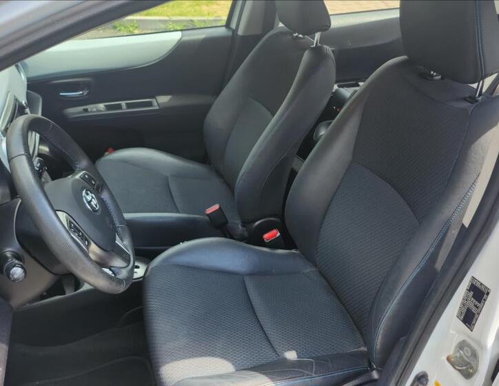 Toyota Yaris 10