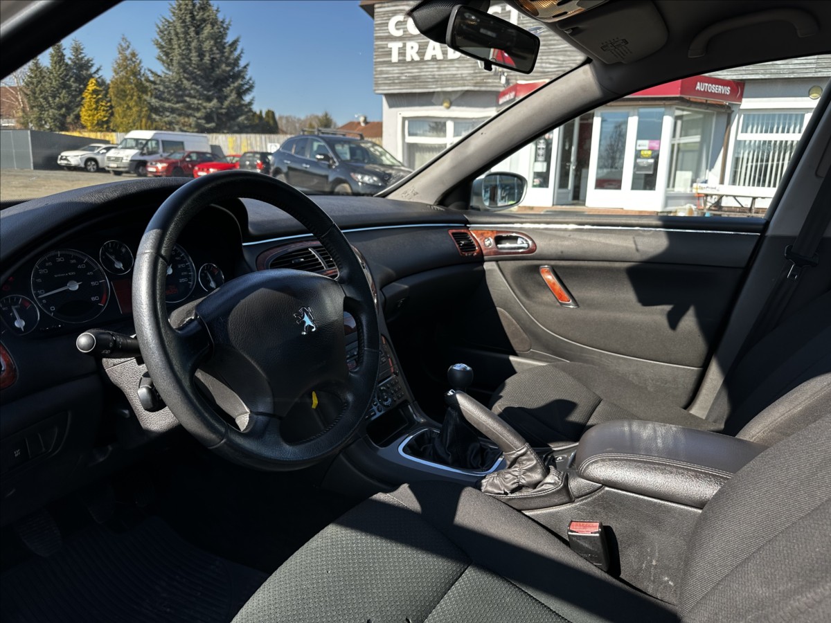 Peugeot 607