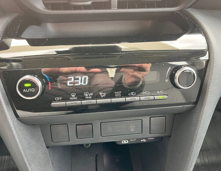 Toyota Yaris Cross 23