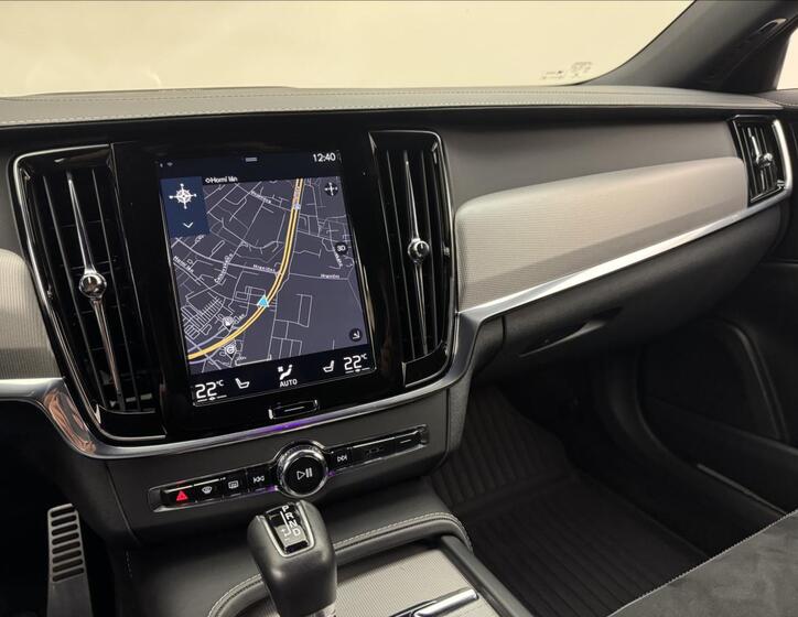 Volvo V90 14