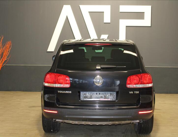 Volkswagen Touareg 9