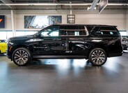 Chevrolet Suburban 2