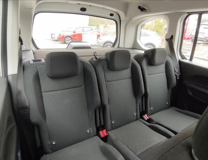 Peugeot Rifter 5