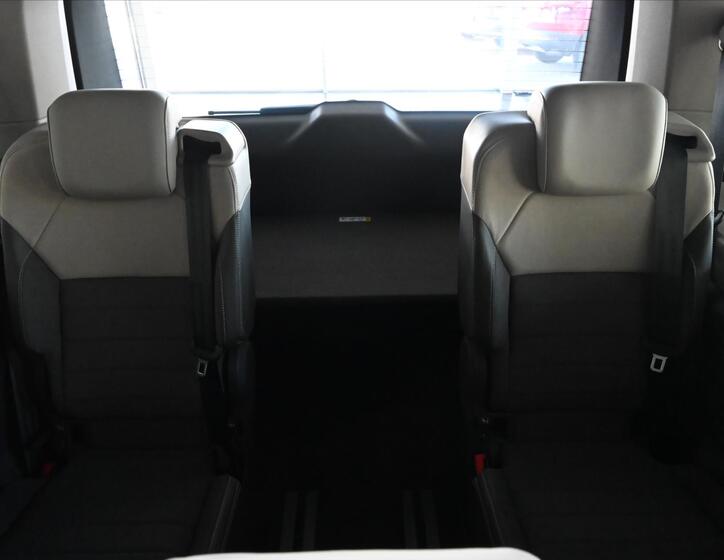 Volkswagen Multivan 29