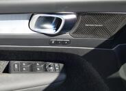 Volvo XC40 9