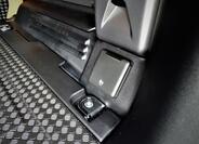 Land Rover Defender 42