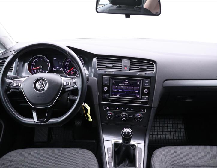 Volkswagen Golf 28