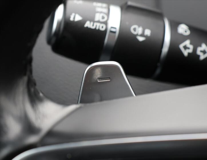Jaguar XE 22