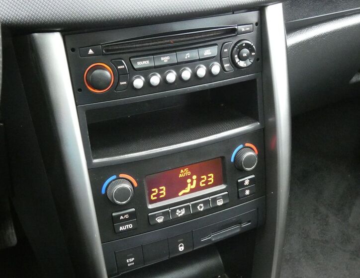 Peugeot 207 33