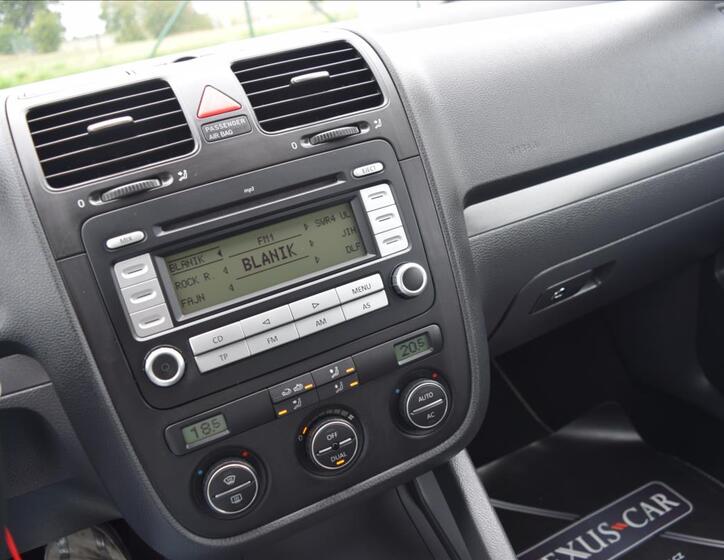 Volkswagen Golf 38