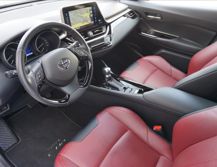 Toyota C-HR 8