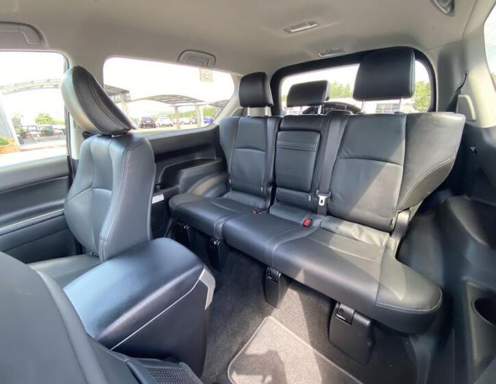 Toyota Land Cruiser 13
