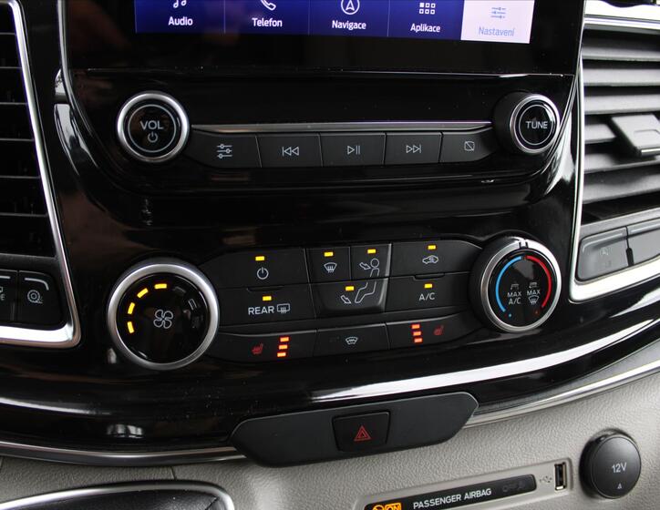 Ford Tourneo Custom 23