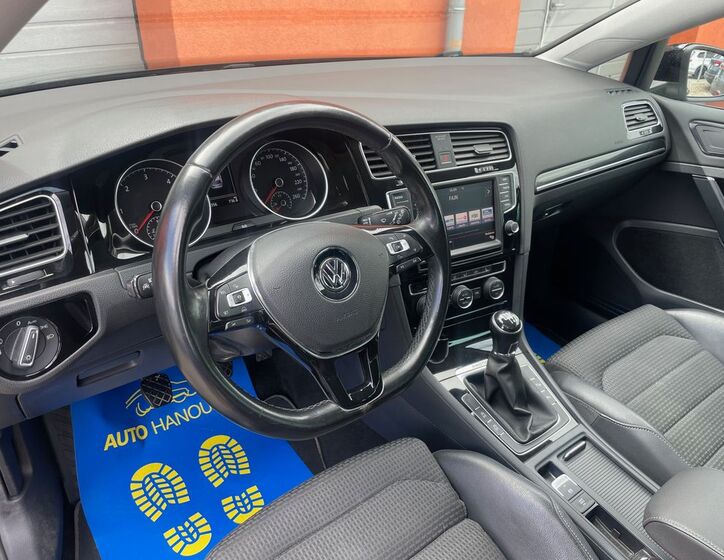 Volkswagen Golf 10