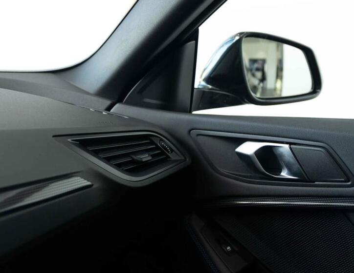 BMW Řada 2 16