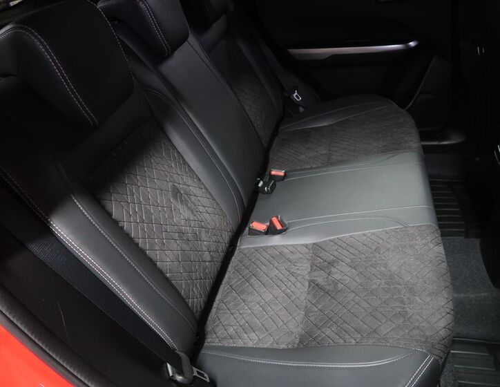 Suzuki Vitara 12