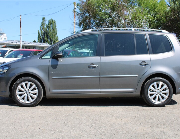 Volkswagen Touran 8