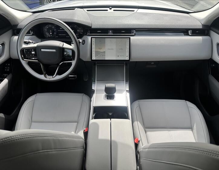 Land Rover Range Rover Velar 13